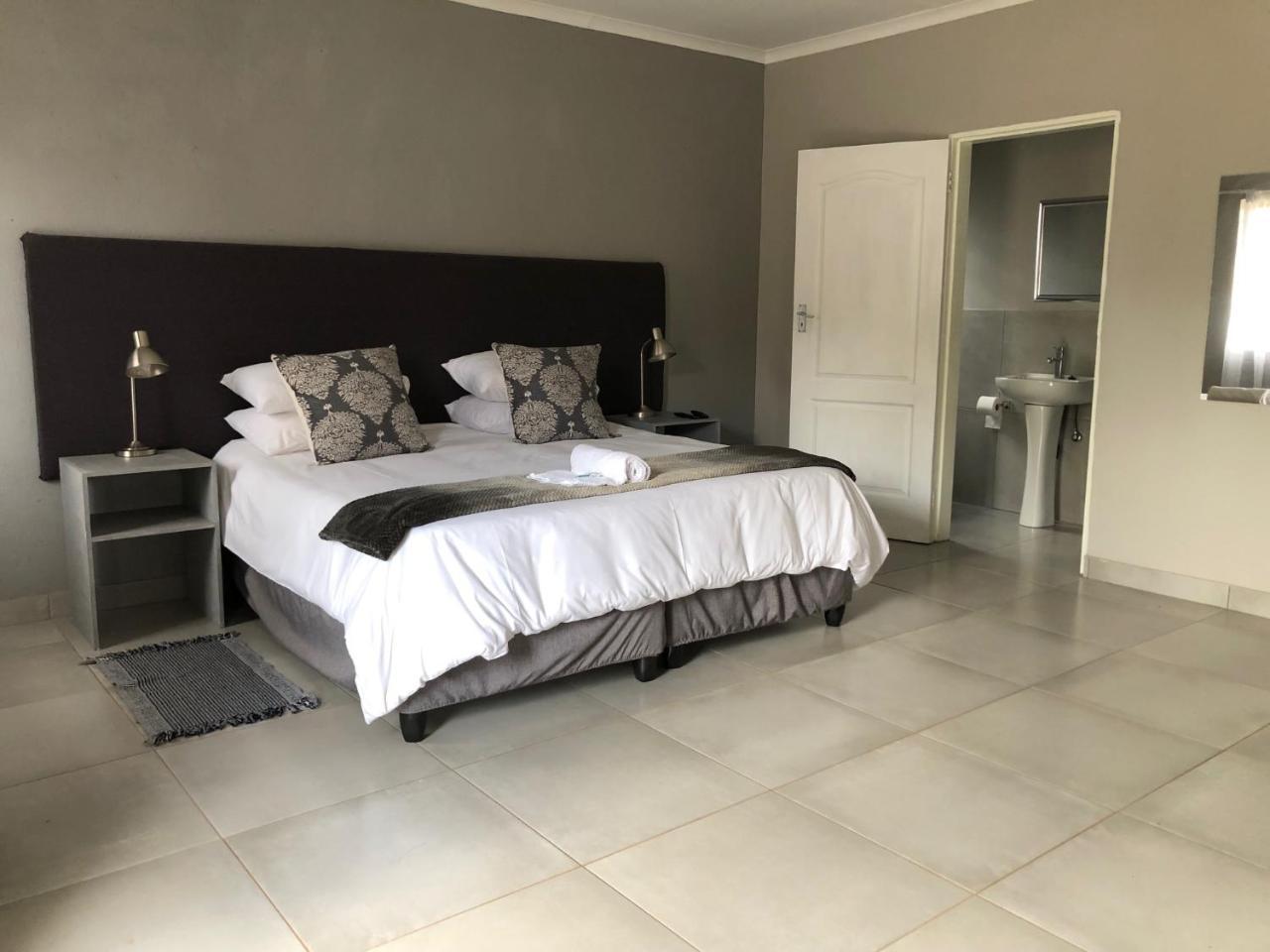 Odelia Guest House موكوبانى المظهر الخارجي الصورة